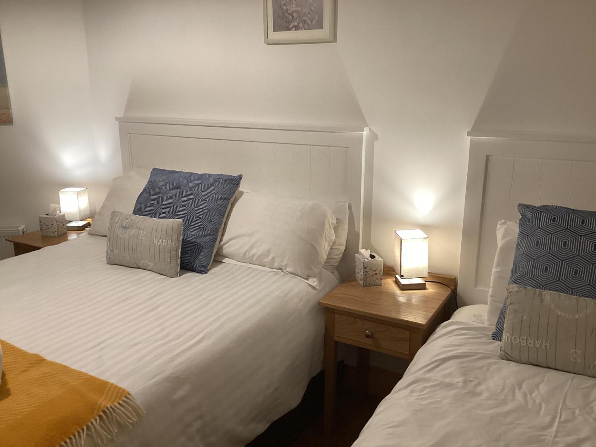 Roundstone Retreats Roundstone Harbour Lights Apartment Exterior photo